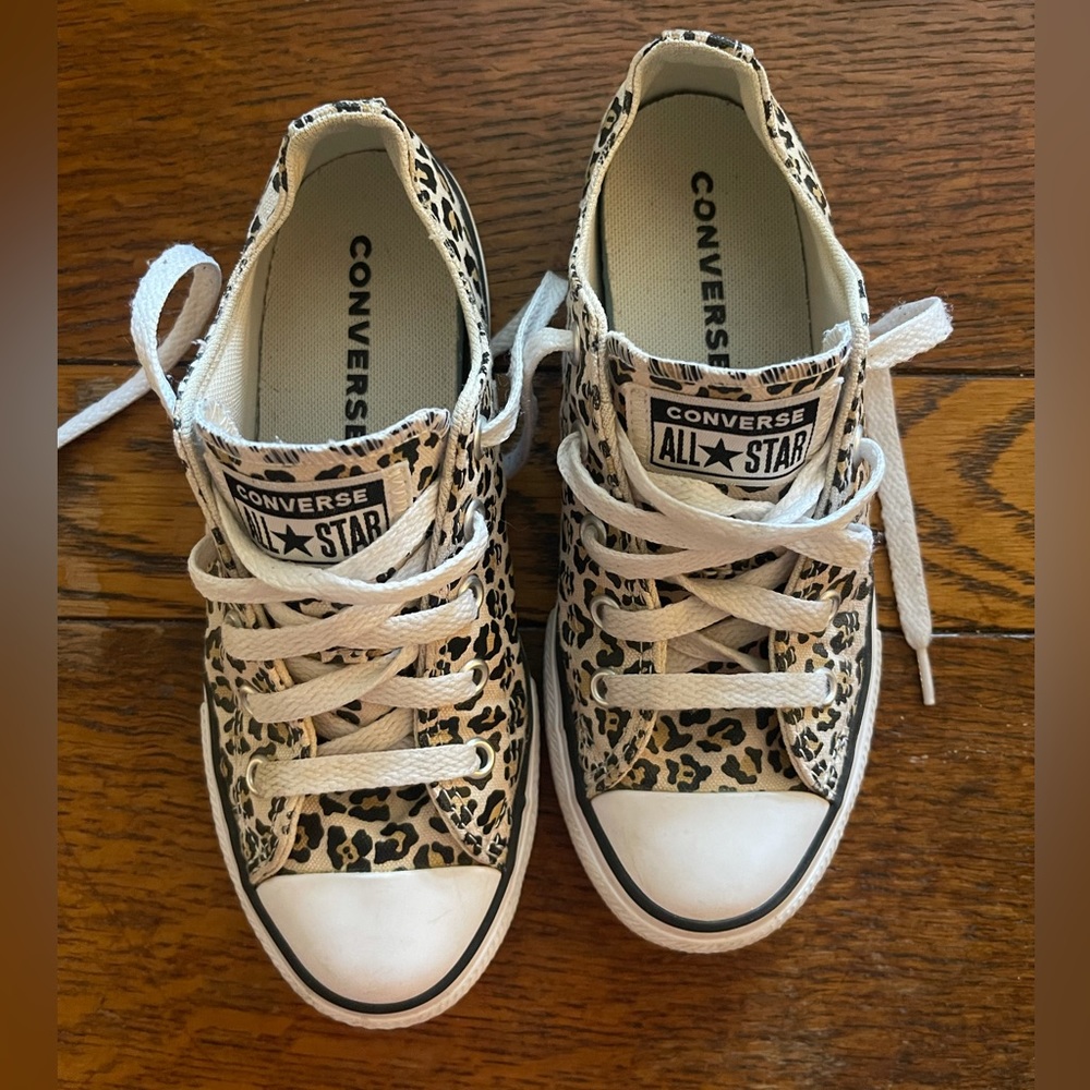 Girls cheetah converse